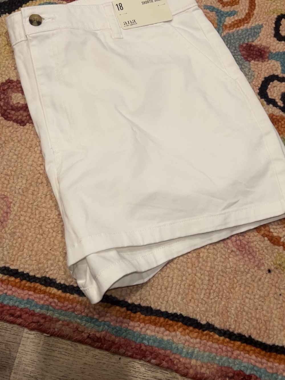 🎃a.n.a   white 3 1/2" Mid Rise Bermuda size 18 - Picture 7 of 7